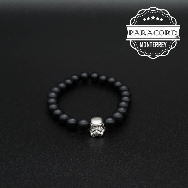 PULSERA ONIX MATE 8MM CON CUENTA ALEACIÓN DE ZINC STORMTROOPER
