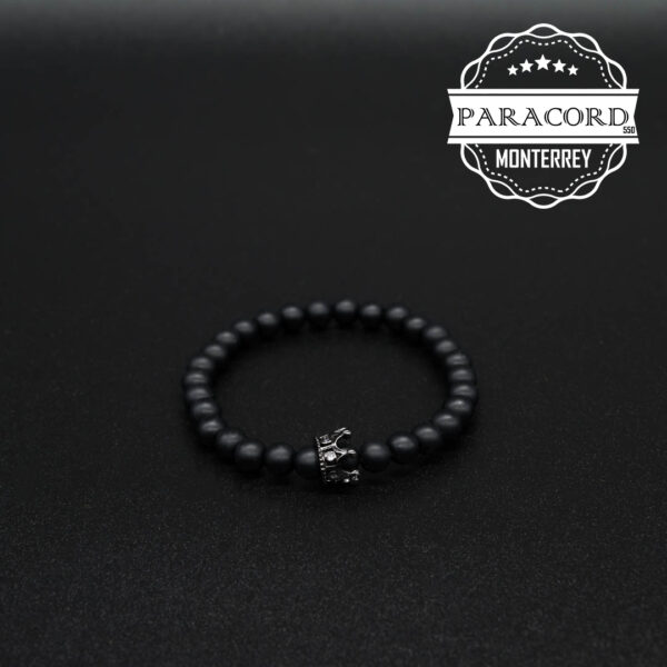 PULSERA ONIX MATE 6MM CON CUENTA DE CORONA DE MICRO PAVE
