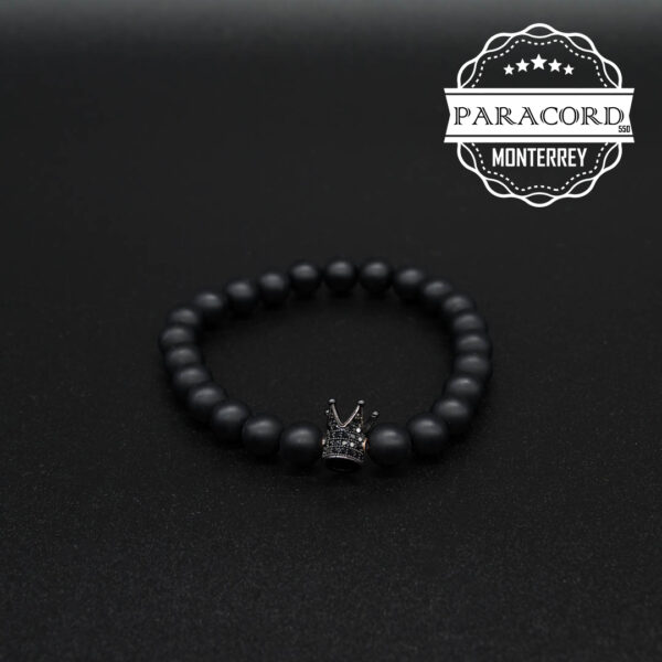 PULSERA ONIX MATE 8MM CON CUENTA DE CORONA DE MICRO PAVE